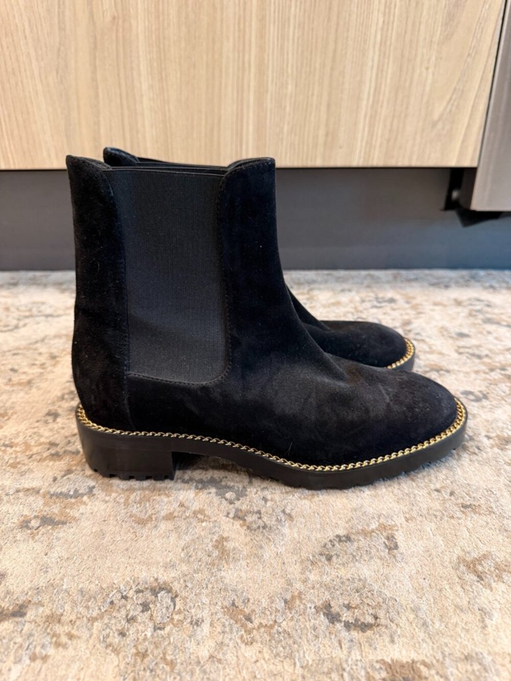 Stuart Weitzman Black Suede Chelsea Boots Gold Chain Trim Lug Sole Size 7